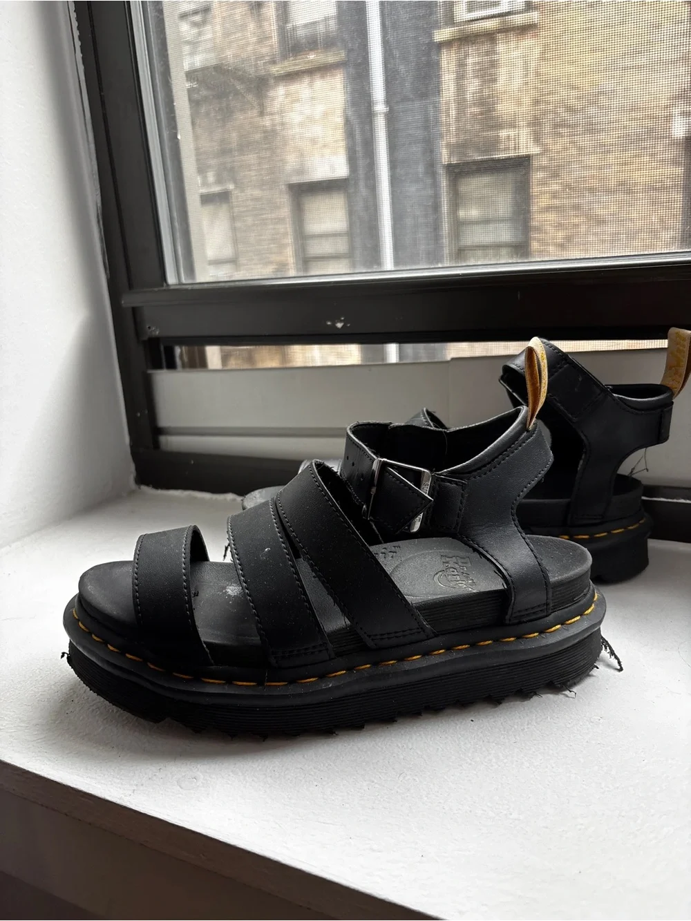 Dr. Martens black dr